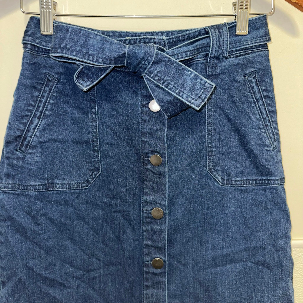 Women's A New Day Blue Denim Button Front A-Line Skirt Size 2 Button Down Belt - Picture 7 of 13